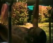 Лилипутку трахает нигер с огромным членом